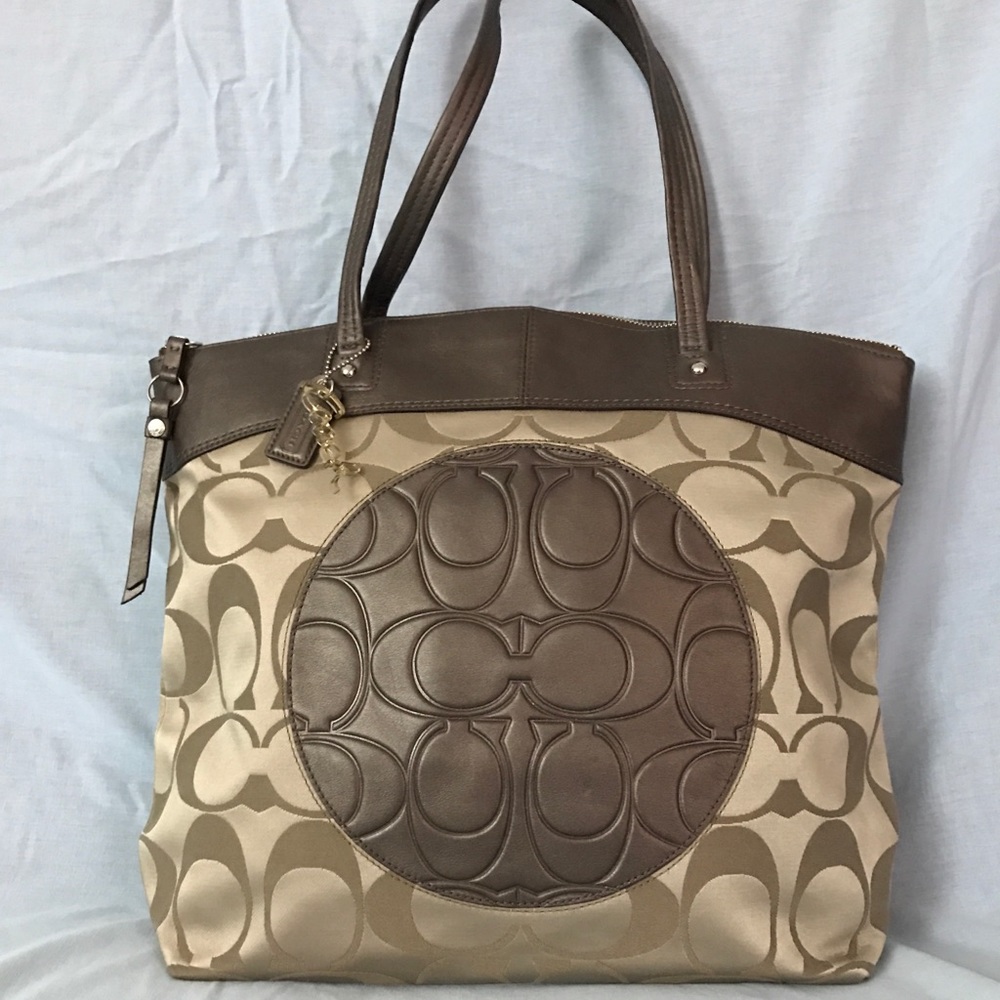 Coach Laura signature tote